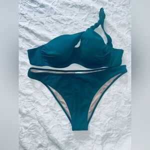 Dark green swim suit Lg